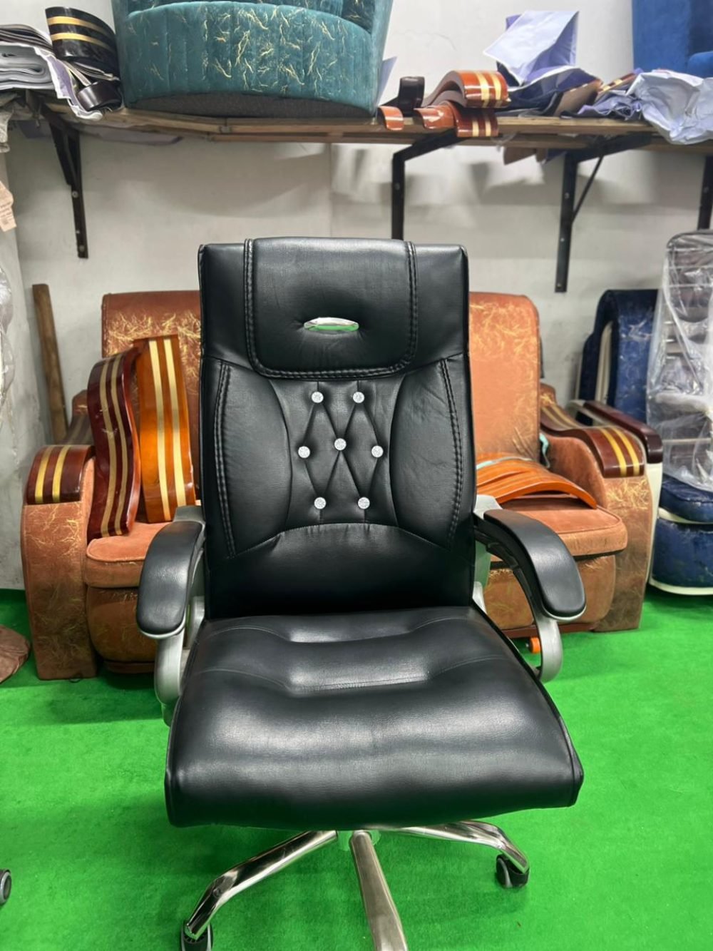 Boss chair M-04 Black