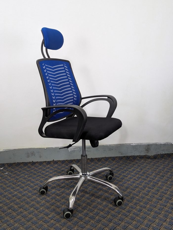 V Mesh Chair – কালো বডি + নীল কালার - Image 2