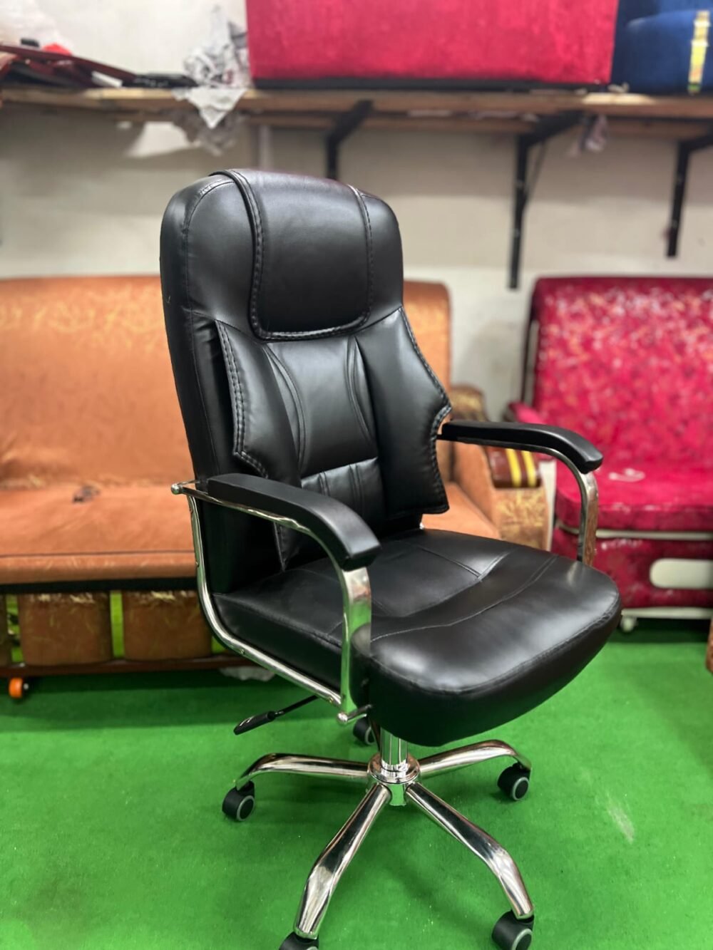 Boss chair M-05 black